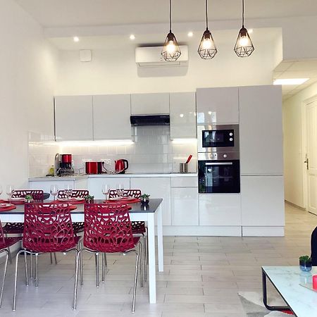 לורדה Appartement Stella 95 M2 Climatise Parking Proche Sanctuaires מראה חיצוני תמונה